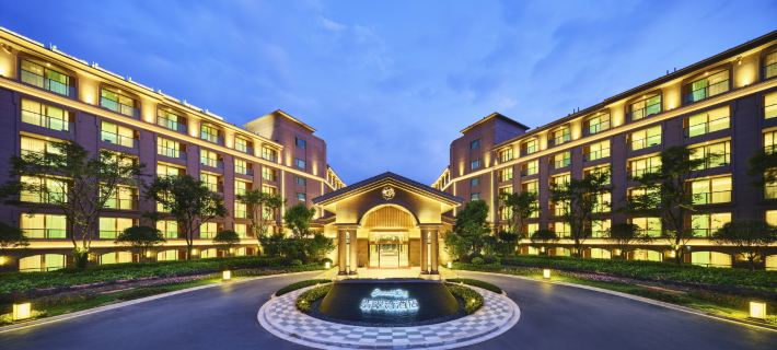 Fuxian Lake Emerald Bay Hotel (Cambrian Town) Hotels in Chengjiang