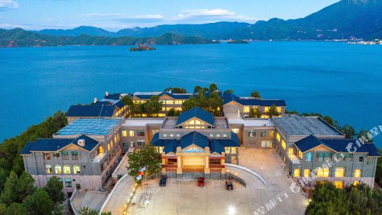 Silver Lake Island Hotel At Lugu Lake, Yunnan