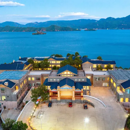 Silver Lake Island Hotel At Lugu Lake, Yunnan