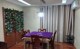 Qianbaidu Apartment Hotel (Wuhan Zhongnan Road)