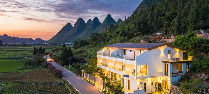 Xingyi Yunqi No.1 Inn (Xia Nahui Branch, Wanfenglin Scenic Area) Hotel di Xingyi