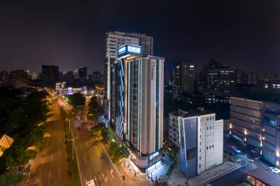 Yuetang Zhenxuan Service Apartment Hotel dekat Former Residence of Dong Zhujun