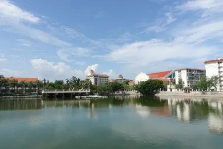 General Fenghua (Xiamen) Resort Center Отели рядом с достопримечательностью «Huaqiao University»