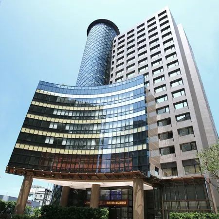 MONARCH SKYLINE HOTEL (Closed to the TaiMall)