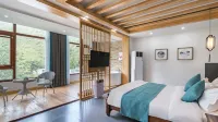 Floral Hotel ·  Yuntai mountain Yilan Xiaozhu B & B (scenic spot store) Hotels in Xiuwu
