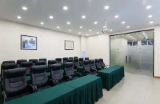 Xinyue Hotel (Mudanjianghuochebeizhanxinhualudian)