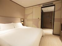 汉庭酒店(郑州沙口路店) - 零压高级大床房