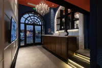 Berry Light Luxury Hotel
