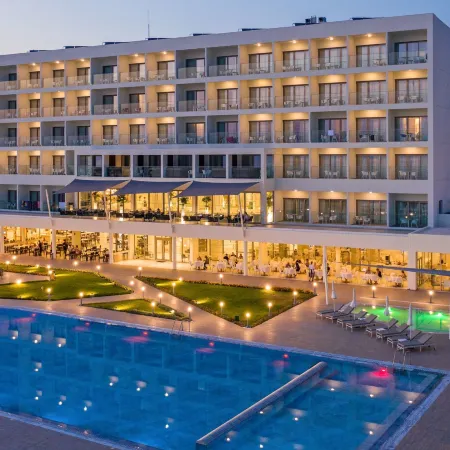 Ivi Mare - Designed for Adults by Louis Hotels