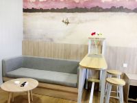 广州婳家公寓 - 日式山水壁画大床房