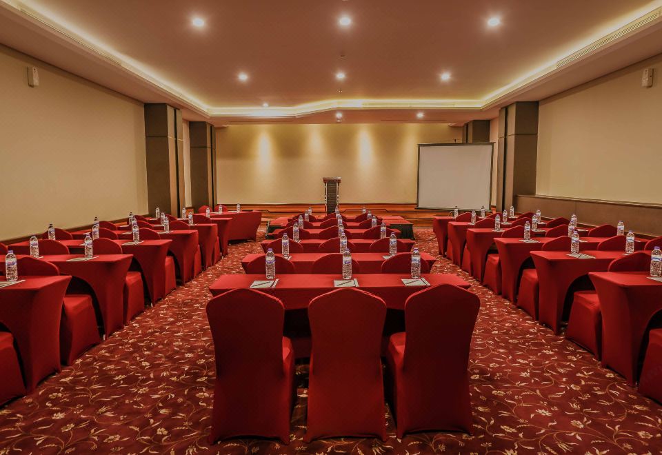 프라임비즈 호텔 수라바야 로비