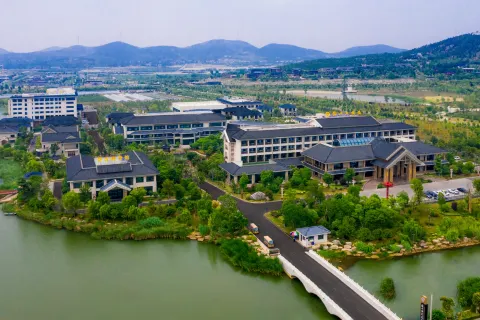 Longshan Hotel