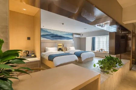 Chongqing Chaomu Collection Hotel (Banan Wanda Xuetangwan Subway Station)