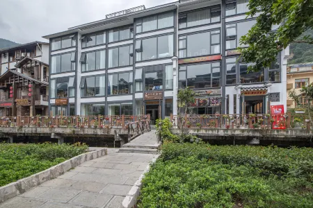 Eryatou Inn (Zhangjiajie National Forest Park) Отели рядом с достопримечательностью «Zhangjiajie National Forest Park»