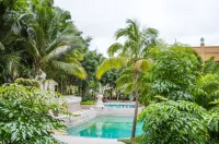 King Land Hotel - piscina