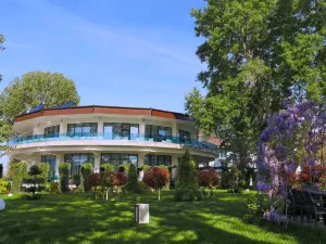 Lebada Luxury Resort & Spa