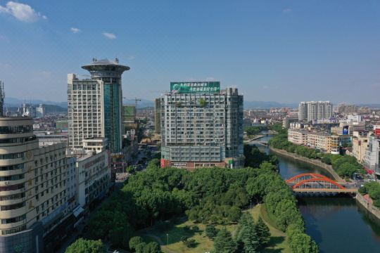 select room开业:2019秘境酒店(永康cbd三江广场店)靠近时代广场,南龙