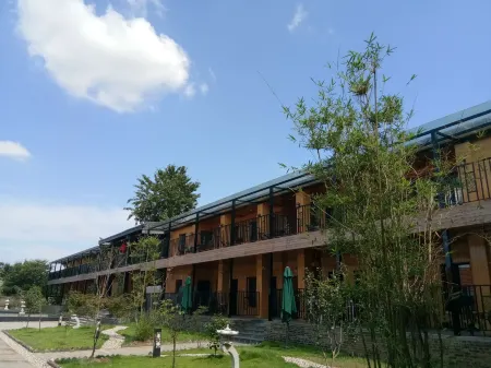 Zhiqing Hostel Отели рядом с достопримечательностью «Yuanfu Wanning Palace»