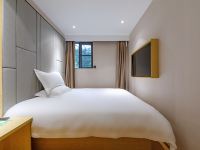 海友酒店(上海外滩北京东路店) - 高级大床房