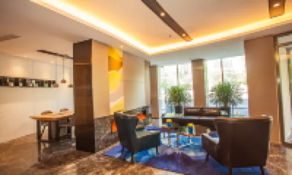 ホームイン ビジネスホテル(長春人民広場重慶路活力城)