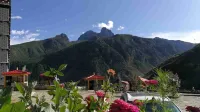 Daocheng Yading Sangjie Linka Luxury Homestay - con vista montagne