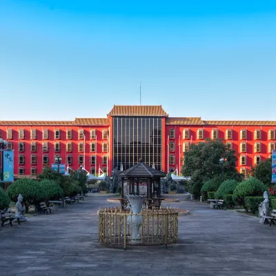 Lakeside Garden Wudelou Hotel Hotels near Hongshan District