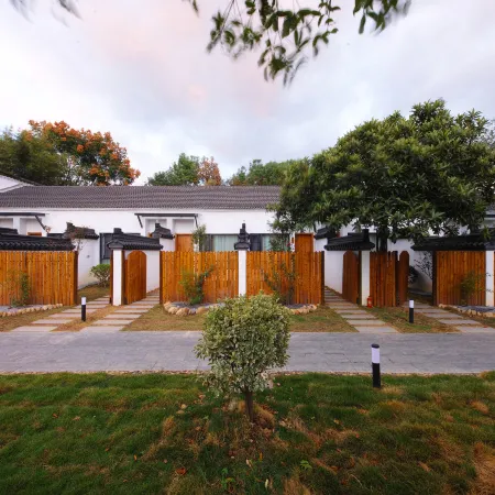 Weiduo Bieyuan Hostel