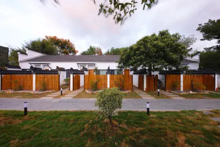 Weiduo Bieyuan Hostel Отели рядом с достопримечательностью «Statue of Kṣitigarbha Bodhisattva»