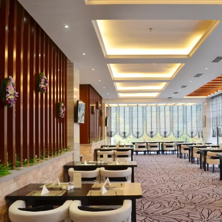 Grand Emperor Hotel