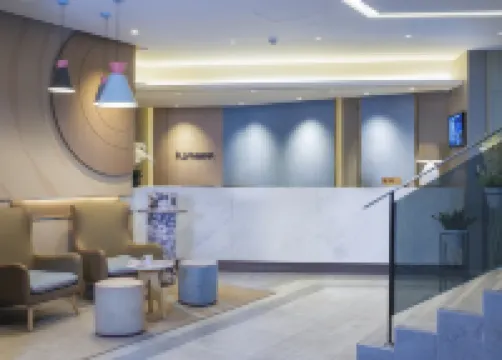 Homeinn Hotel (Xuchang Bayi Road Fat Donglai Angel City) - 2 tähden