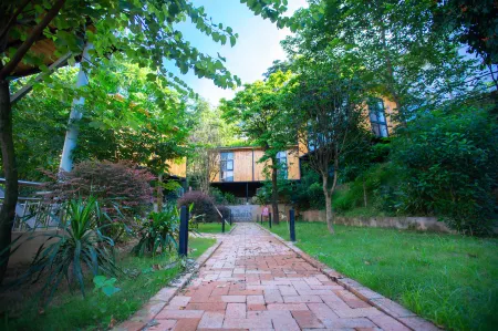 Jiajing Xiaozhu Hostel Отели в г. Гуйпин