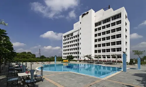 Clarks Avadh