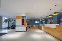 Century Star Hotel (Huazhou Academy Dengzhou Station) Hotels in Dengzhou