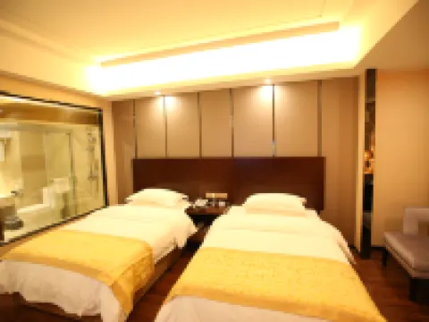 Donghu Hotel Hotels in Shouning