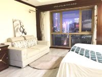 上海范和范的设计之屋酒店式公寓 - 江景大床房