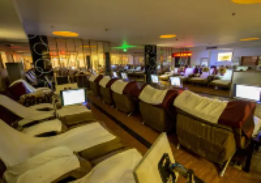 開平煌冠假日酒店