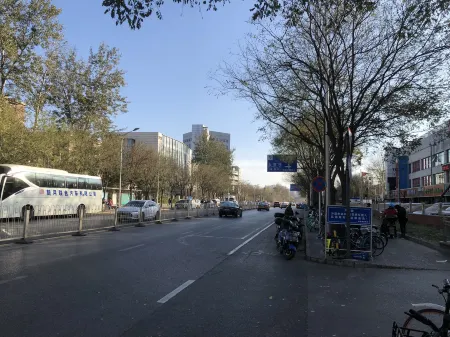 dengba hostel Отели рядом с достопримечательностью «Tsinghua University Department of Precision Instruments»