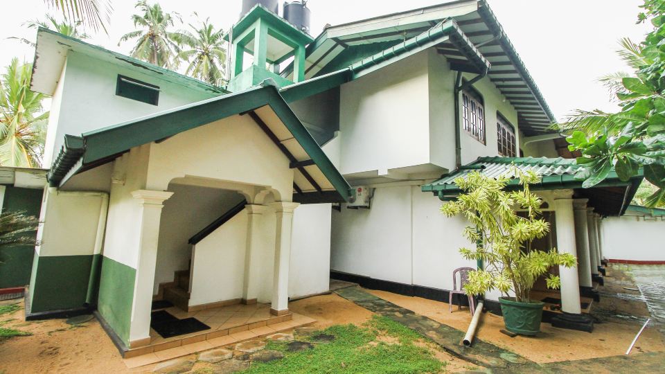OYO 447 Lavila