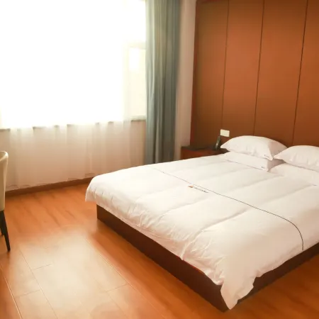 Yanggu Yingshanhong Hotel