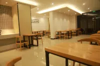 City 118 · selected hotel (Jurong Xianlin Lake Forest Park store)