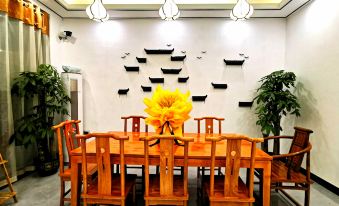Guilin Huajianshe Fashion Homestay (Liangjiang International Airport)