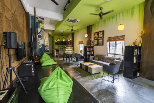 Pods the Backpackers Home & Cafe, Kuala Lumpur