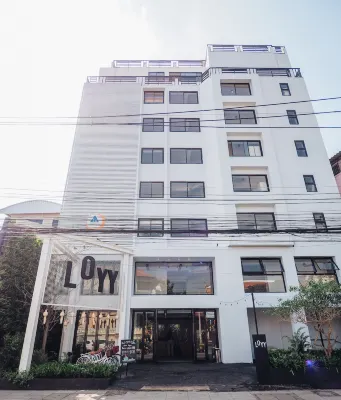Loyy Hotel Hôtels à : 