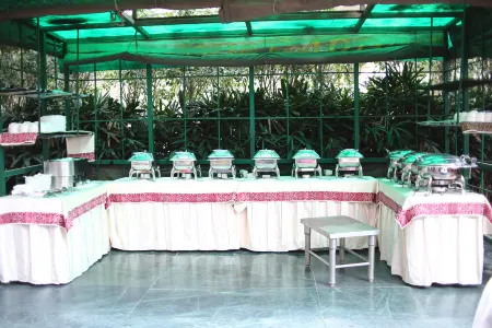 SkyCity Hotel Gurgaon Отели рядом со станцией Gurgaon Railway Station