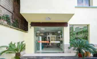 868 Apartment Hotel