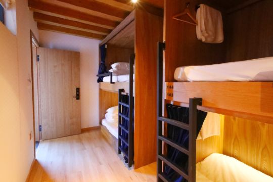 玉龙石头城背包十年青年旅舍