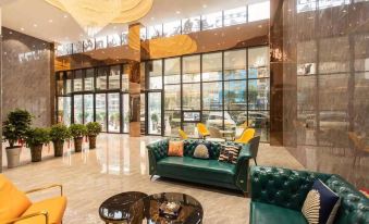 Orange Light Luxury Hotel (Qidong High-speed Railway Station Business & Trade City Branch)