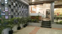 Hotel Satkar Chhatral Hotel di Kalol