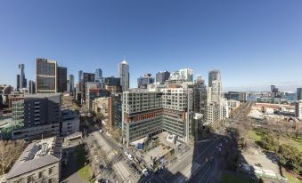 Oaks Melbourne on William Suites