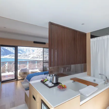Nyingchi Zangnan Taogu Hotel